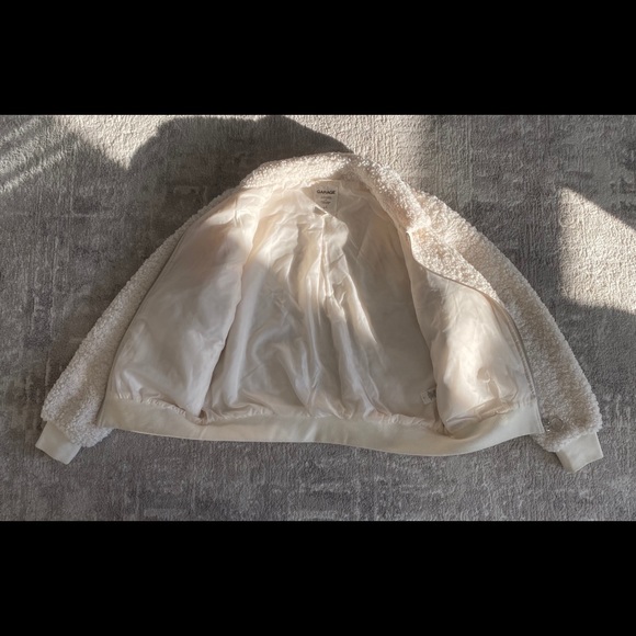 Women’s Causal Faux Fuzzy Coat - Picture 4 of 6